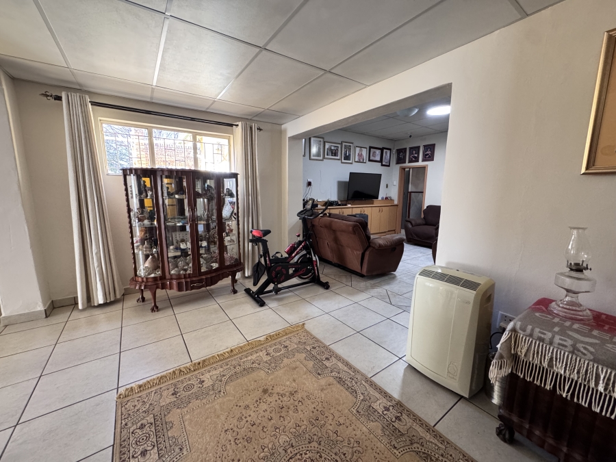 8 Bedroom Property for Sale in Meiringspark North West